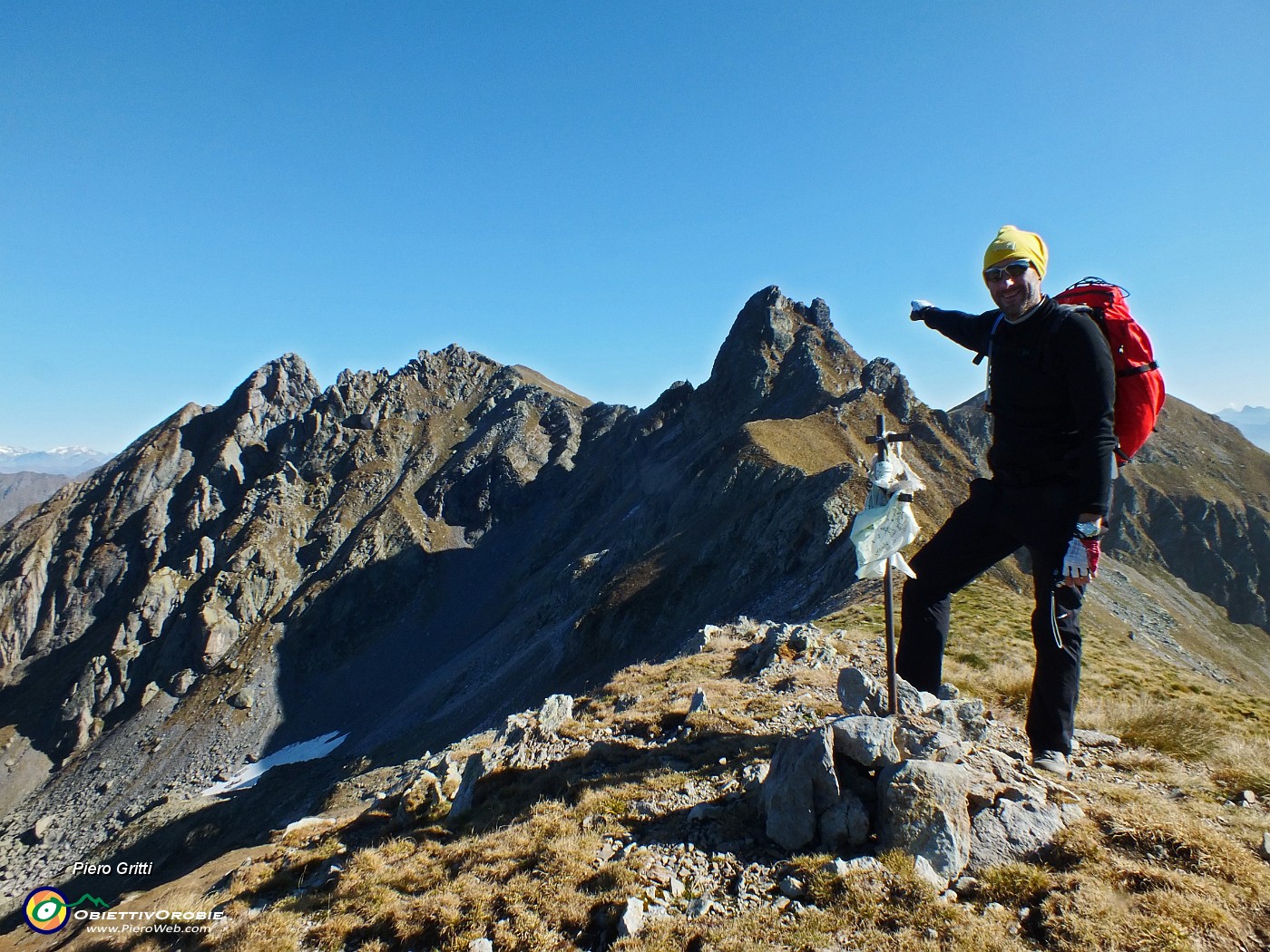 22 In vetta al Monte di Sopra (2269 m).JPG